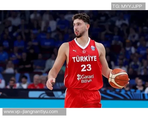 乌度卡称赞申京传球能力提升决策速度显著加快助力球队表现